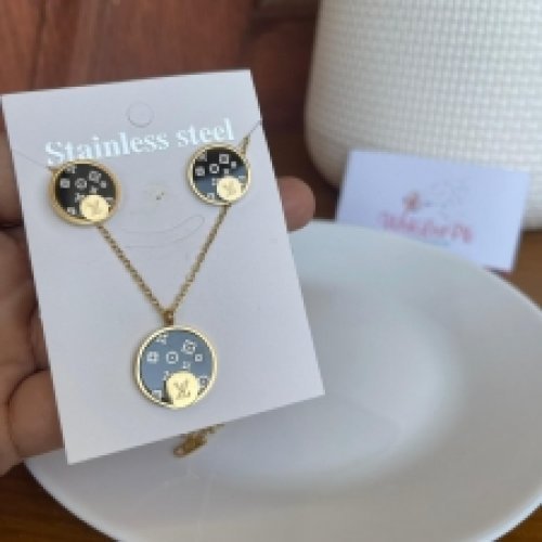 Best Price LV Pendant With chain and Earrings